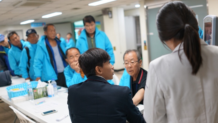 민트병원 의료봉사9.jpg